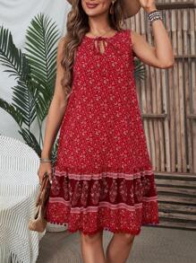 EMERY ROSE Vestido sin mangas con impresión navideña, empalme y borlas en el dobladillo - Multicolor - Ver 1