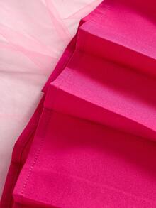 SHEIN Conjunto de dos piezas para niña joven compuesto por un chaleco de malla tejido con flores 3D y una falda plisada, empalmado con un solo unicolor tejido. - Rosa Fucsia - Ver 7