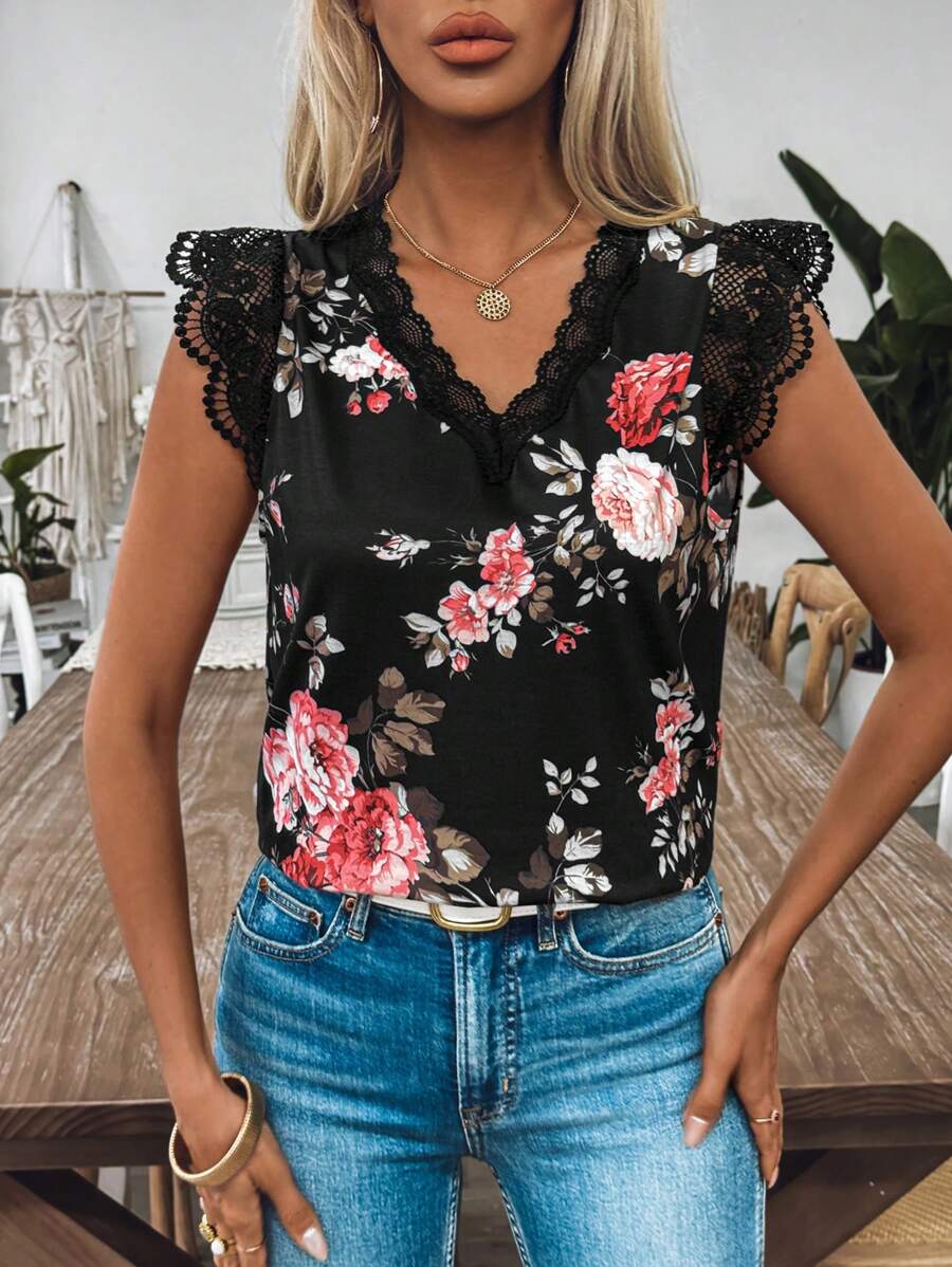 SHEIN Clasi 夏季花卉印花蕾絲拼接T卹 - 黑色 - 查看 1