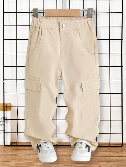 青少年男孩休閒街頭風寬鬆直筒牛仔褲，配有對比色彩繽紛的邊飾和多種工裝設計