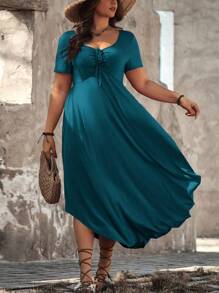 SHEIN LUNE Plus Size Solid Color Round Neck Pleated Front Tie-Up Dress