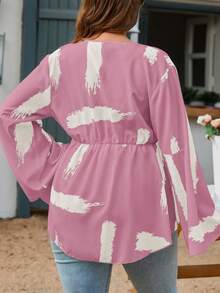 SHEIN Clasi Plus Size Women Brush Printed Loose Fit Shirt With Bell Sleeves For Spring And Summer