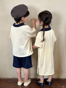 SHEIN Genkimix Kids Đầm ngắn tay cổ polo mùa hè cho bé gái có in chữ hình chú gấu hoạt hình, thiết kế khối màu, thích hợp cho trang phục đi du lịch mùa hè và đi học - Màu be - Xem 2