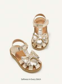 Cozy Pixies 夏季時尚平底涼鞋適用於女嬰,金色公主風格舒適假日鞋子