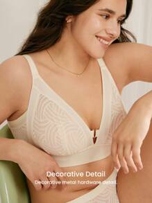 LUVLETTE Lingerie Lounge Curve Wireless Unlined V-Neck Lace Elegance Bralette White Minimizer Bra Comfortable Must-Haves