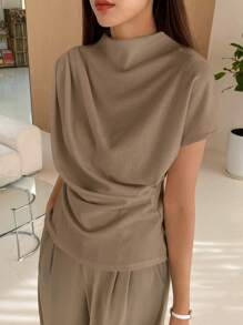 DAZY Áo thun ngắn tay cổ đứng xếp li màu trơn thường ngày cho mùa hè - màu nâu - Xem 4