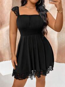 SHEIN Clasi 大尺碼純色方領蕾絲拼接夏季連衣裙SD-20251