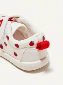 Cozy Pixies Zapatillas De Moda Planas Para Niñas Con Cierre, Diseño De Dibujos Animados De Frutas Blancas Y Fresas Rojas Para Uso Diario Durante Todas Las Estaciones