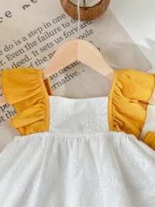 SHEIN Young Girl Weaving Color Contrasting Ruffle Trim Square Neck Loose Casual Shirt With Weaving Solid Color Shorts 2-Piece Set