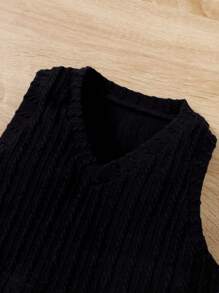 SHEIN Conjunto clásico de estilo de colegiala de la temporada alemana de regreso a la escuela para niñas jóvenes, que incluye chaleco jacquard con camisa, pajarita y falda de cuadros - Negro - Ver 5