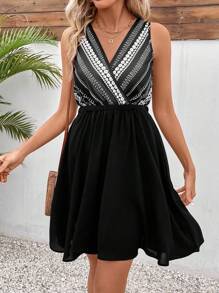SHEIN LUNE Váy không tay cổ chữ V sọc hoa mùa hè cho nữ - Đen và trắng - Xem 4