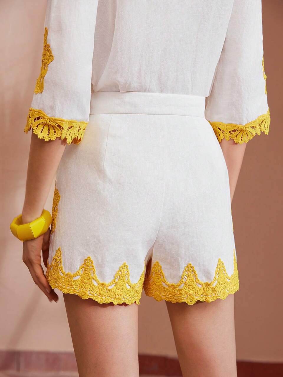 ZIPPER FLY SLANT POCKET CONTRAST LACE SHORTS