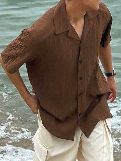 DAZY 男士纯色翻领纽扣门襟短袖衬衫，适合夏季、秋季度假穿着。