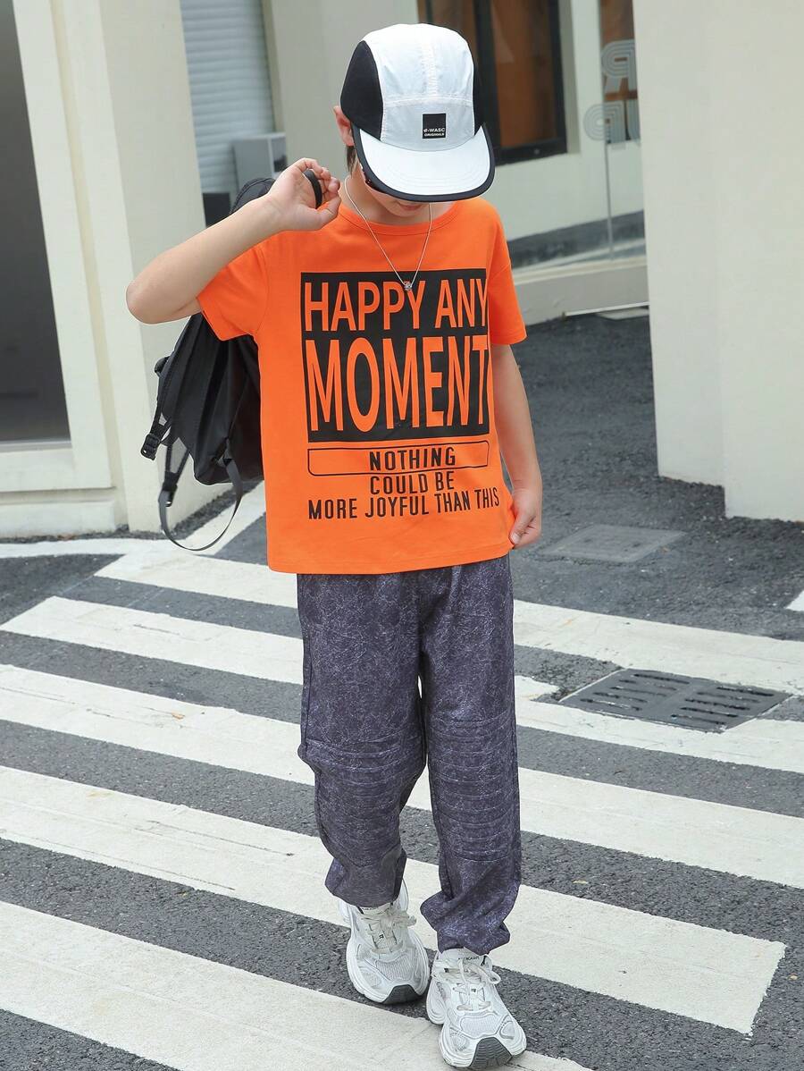 SHEIN 適合青少年男孩的2入組數字印花時尚休閒套裝 - 橘色 - 查看 1