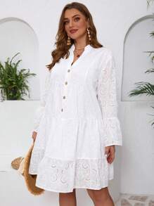 SHEIN VCAY 夏季大碼純色單排釦荷葉邊刺繡連衣裙 - 白色 - 查看 4