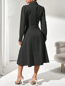 Robe décontractée pour le printemps avec manches bouffantes à volants à col papillon et taille cintrée