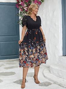 SHEIN Clasi Vestido largo estampado floral de mangas cortas con encaje de cuello en V asimétrico y mangas abullonadas cortas de estilo veraniego para mujeres de talla grande para vacaciones - Multicolor - Ver 3