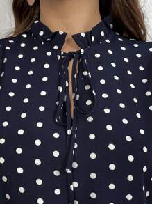 SHEIN LUNE 大碼女性夏季圓點無袖連衣裙 - 藍白色 - 查看 5