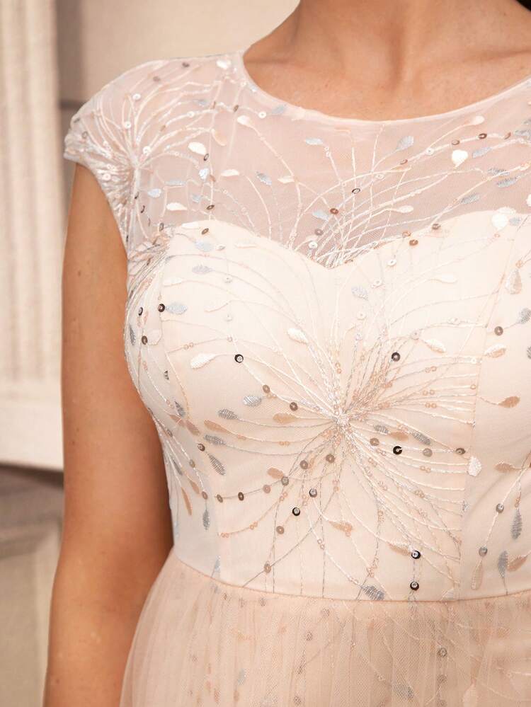 Gorgeous And Elegant Champagne Orange Luxury Fine Sequins Fabric Splice Mesh See-Through Upper Knee-Length Dress With Semi-Translucent Ruffle Hem Splice Cami Dress Princess Style Big Dress Suitable For Gorgeous And Elegant Back-To-School Party Cocktail Reception Wedding Season Music Festival Women's Evening Dress