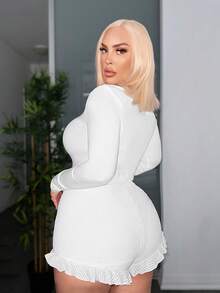 SHEIN SXY 大尺碼女裝春夏季純色不對稱領長袖露肩修身緊身連體褲 - 白色 - 查看 3