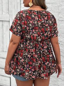 SHEIN VCAY Plus Size Women Summer Holiday Style Floral Print Loose Fit Short Sleeve Shirt With Round Neckline