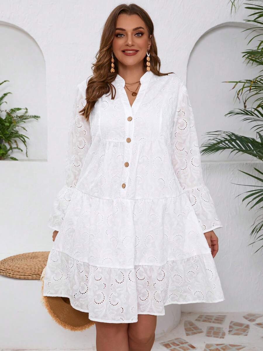 SHEIN VCAY 夏季大碼純色單排釦荷葉邊刺繡連衣裙 - 白色 - 查看 1