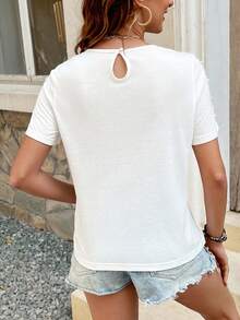 SHEIN Frenchy T-shirt à manches courtes à col rond et en dentelle de style de vacances pour l'été - Blanc - Voir 2