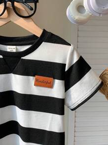 SHEIN 1pc Young Boys' Loose Casual College Striped Short Sleeve T-Shirt, Soft, Comfortable, Classic, Versatile, Suitable For Spring And Summer - Black and White - View 4