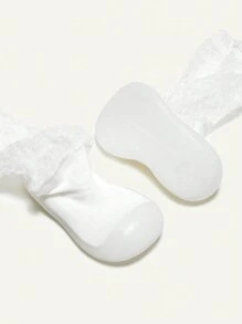Đúng mốt & Niềm vui Trắng Thoáng khí Em bé Vớ Với Chống trượt Thể thao Giày Thiết kế - trắng - Xem 3