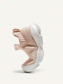 Cozy Pixies 嬰兒鞋,純色,柔軟,輕盈,透氣,彈性好,適合嬰兒腳型,易於穿脫,防撞趾頭設計有效保護嬰兒的腳趾,適合運動