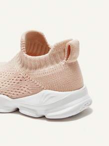 Cozy Pixies 嬰兒鞋,純色,柔軟,輕盈,透氣,彈性好,適合嬰兒腳型,易於穿脫,防撞趾頭設計有效保護嬰兒的腳趾,適合運動