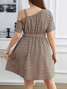SHEIN Clasi Dress Ukuran Plus Asimetris Berikat Geometris All Over Print Casual - MultiWarna - View 3