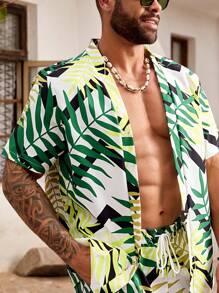 Manfinity Homme Conjunto de camisa hawaiana de manga corta con estampado y pantalones cortos de estilo vacacional para hombres de talla grande, playa, kimono, gráfico, vacaciones, colorido, palmera - Multicolor - Ver 4