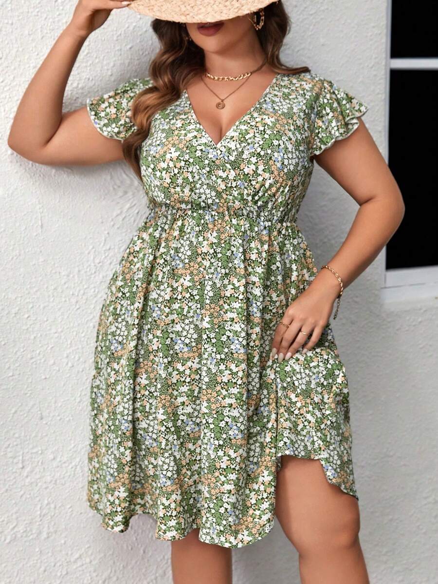 SHEIN Holidaya 大码夏季度假连衣裙，带有碎花印花、荷叶边下摆和收腰 - 綠色 - 查看 1