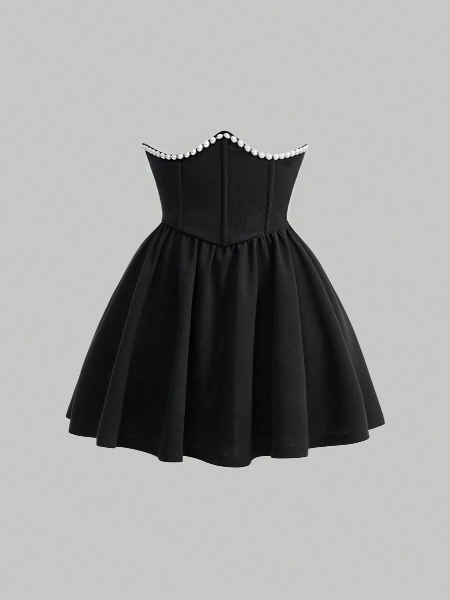 SHEIN MOD Váy Mini Cạp Cao Màu Đen Cỡ Lớn Có Trang Trí Chuỗi Ngọc Trai Cho Nữ - màu đen - Xem 1