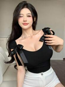 DAZY 女士修身短袖T恤，後開叉設計和蝴蝶結肩帶