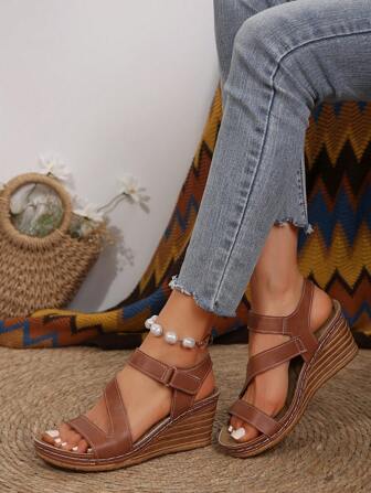 跨境大碼女士夏季涼鞋，帶釦帶、露趾、人造繩、平台楔型鞋跟和汽車縫紉