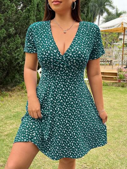 SHEIN EZwear Plus Size Casual Holiday Floral A-Line Dress, Summer,Beach Dress Sundress,Holiday Outfits Boho