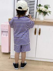 SHEIN 2 件套 YoungBoy 条纹印花圆领短袖 T 恤和短裤，舒适透气休闲，适合户外、运动、夏季