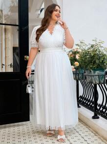 Simplee Plus Size Women's Lace Patchwork Floral Trim V-Neck Elegant Puff Sleeve Long Wedding Dress