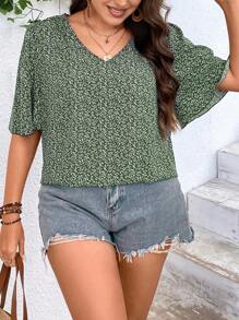 SHEIN LUNE Plus Size Vacation Style Full-Print V-Neck Flutter Sleeve Shirt For Summer - Green - View 4