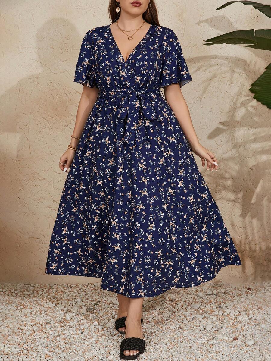 SHEIN Clasi 大码女式夏季假日风格流苏花卉印花 V 领荷叶边短袖长裙 - 藍色 - 查看 1