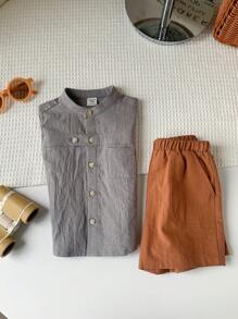 SHEIN Baby Boy Stand Collar Patched Kangaroo Pocket Top Solid Color Shorts 2Pcs/Set