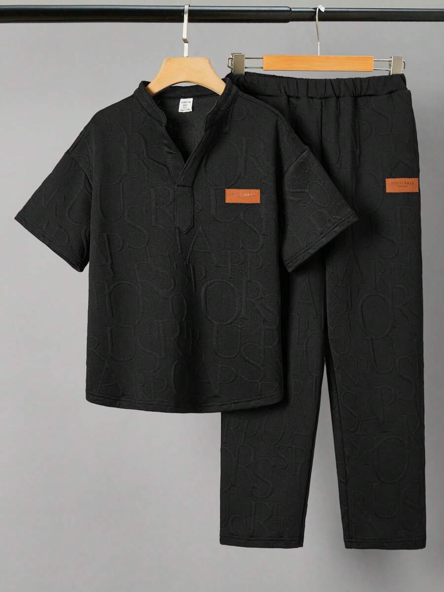 SHEIN 2件套休闲街头风拼接V领短袖T恤和直筒针织裤套装,适合青少年男孩 - 黑色 - 查看 1