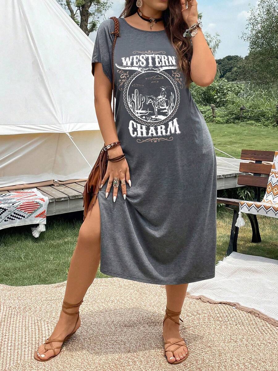 SHEIN Holidaya 加大尺碼女士夏季休閒t恤裙,印有字母印花,圓領和側開短袖 - 深灰色 - 查看 1