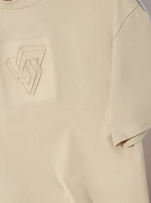 SHEIN 青少年男童休闲运动几何压花图案圆领针织宽松短袖T恤 - 杏色 - 查看 5