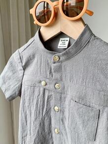 SHEIN Baby Boy Stand Collar Patched Kangaroo Pocket Top Solid Color Shorts 2Pcs/Set