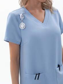 TaskEZ Conjunto de uniforme de enfermera de 2 piezas para mujer con parte superior de cuello en V elástica y fresca, y pantalón cargo, conjunto de uniforme de enfermera de verano con parte superior de manga corta y pantalón dividido - Azul - Ver 4