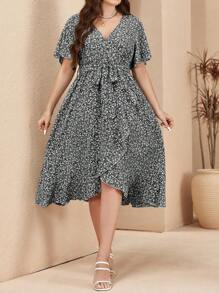 Calvaya Plus Size Nữ Kỳ Nghỉ Hè Phong Cách In Hoa Xù Tay Ngắn Áo Dài Có Viền Cao-Thấp - màu đen - Xem 4