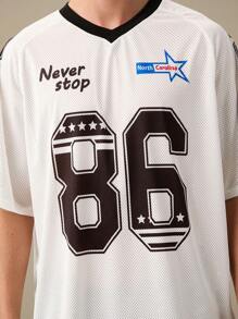 Manfinity VCAY 宽松男式撞色 V 领字母与数字印花 T 恤，返校季 - 白色 - 查看 2